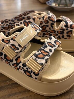 True x Rider NX Bold High Platform Sandals Leopard Print Women’s EU 39/40